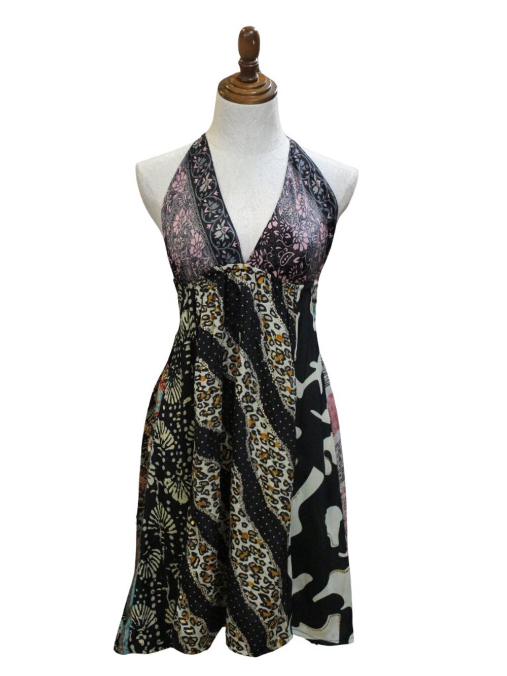 Discover the Bohemian Sequence V Neck Spaghetti Strap Leopard